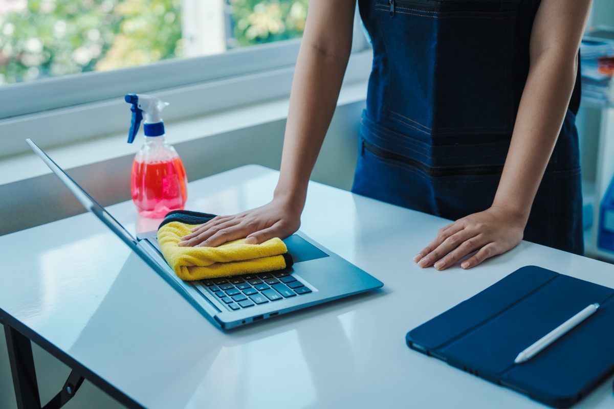 Чистење деловни објекти (дуќани)